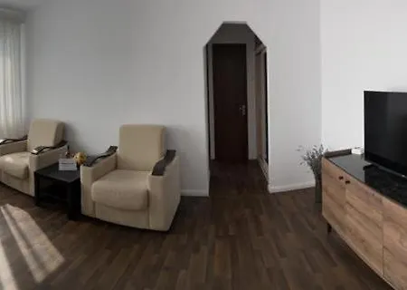 Central Apartment 公寓 曼加利亚